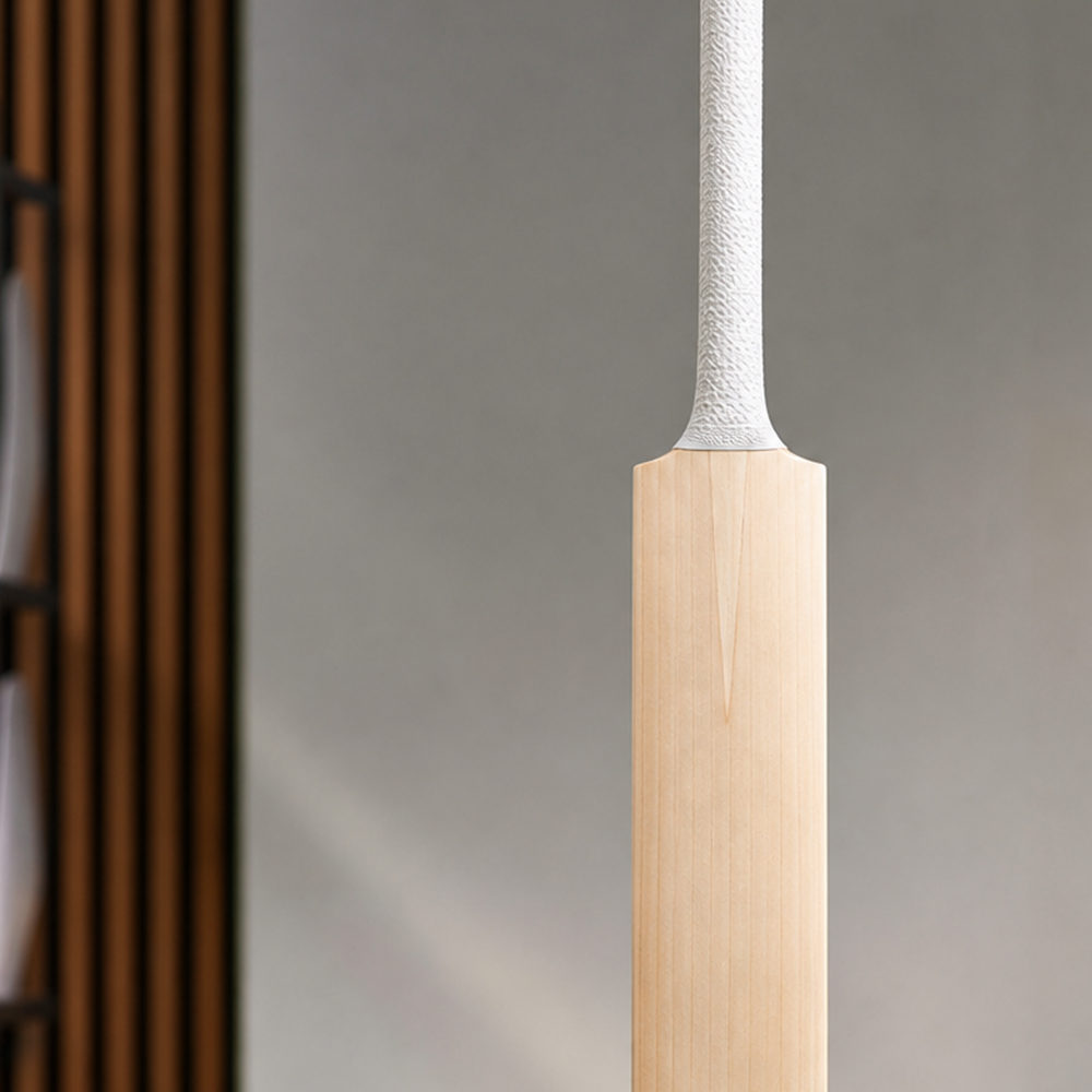 Pro English Willow Cricket Bat image 4